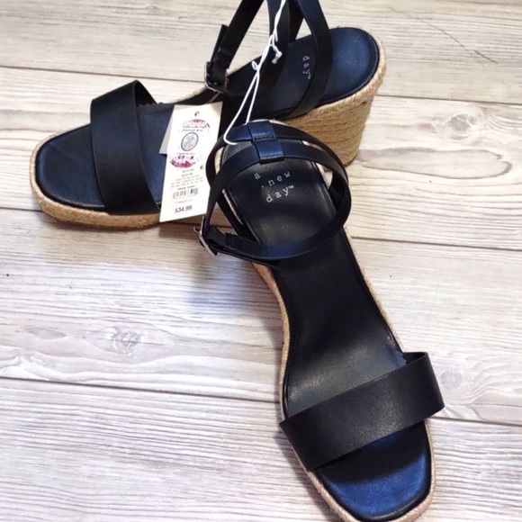 A New Day Tina Black Wedges - Picture 4 of 5